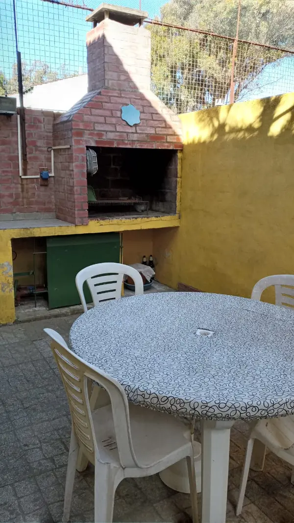 Dúplex 4: patio con parrilla