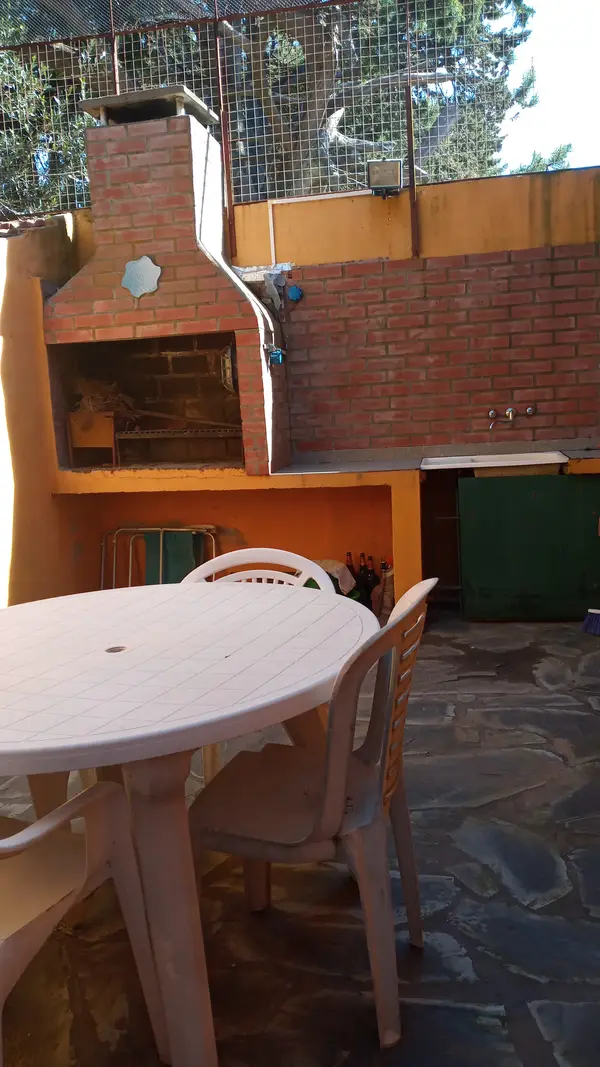 Dúplex 6: patio con parrilla